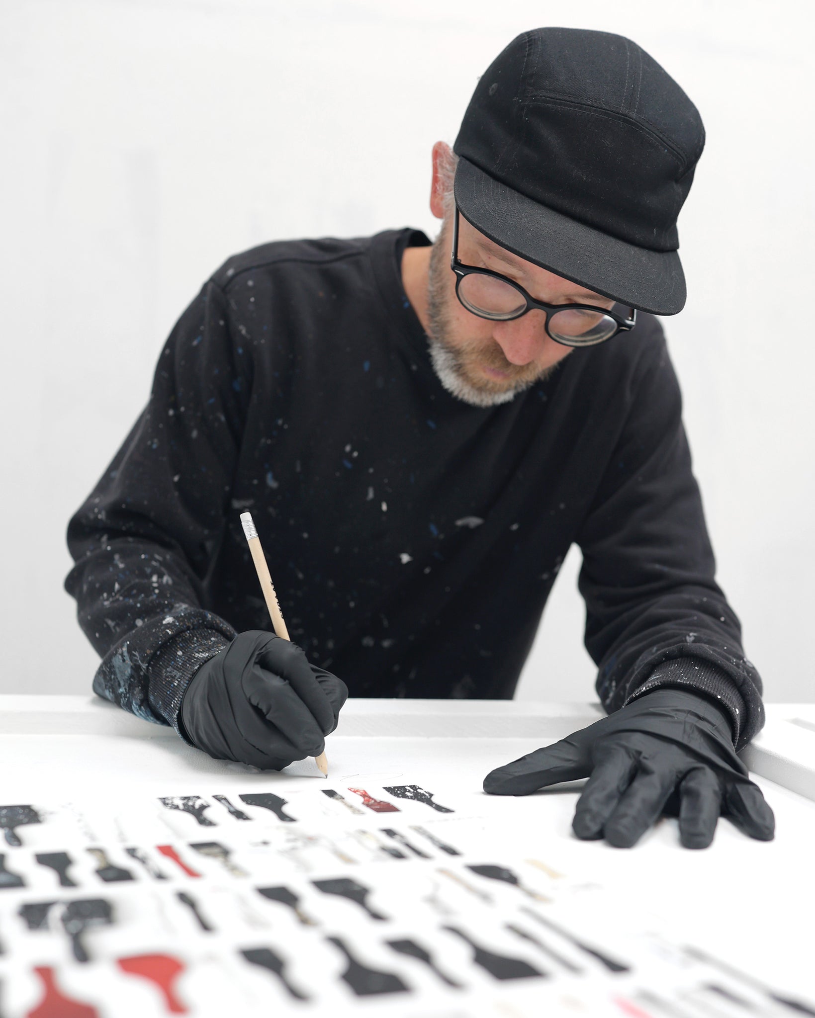 BRUSHES - 40 x 50 cm / 16 x 20 in